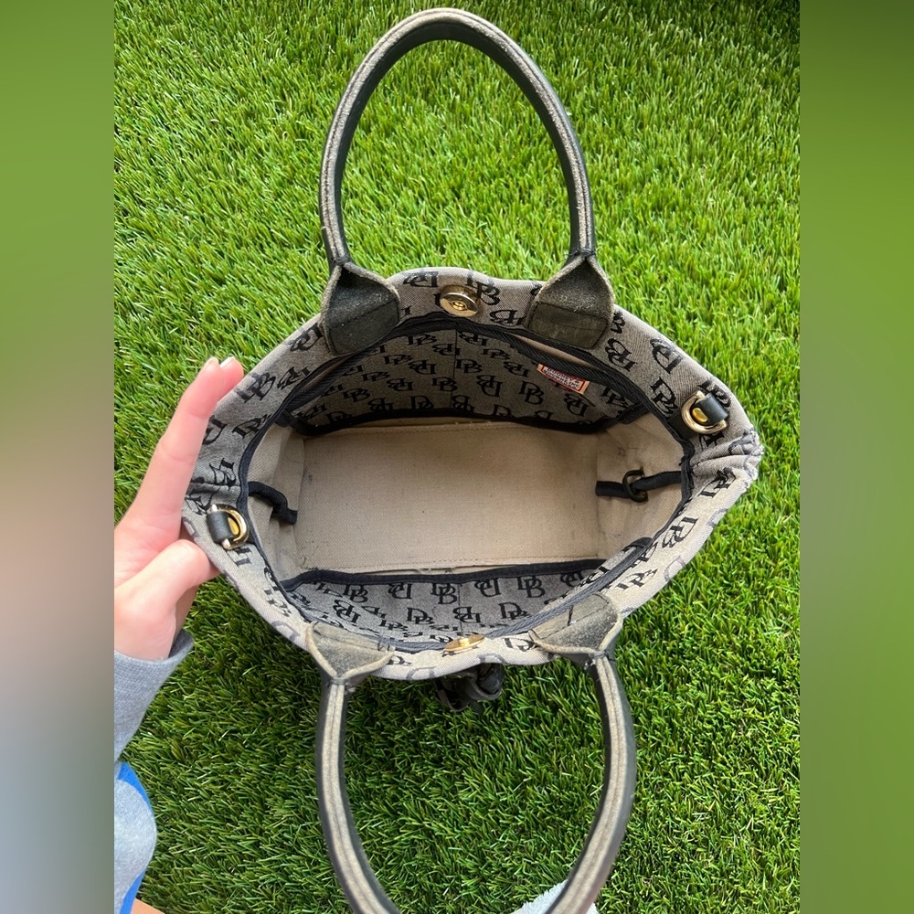Dooney and Burke Vintage Signature Y2K Purse‎ - Picture 5 of 16
